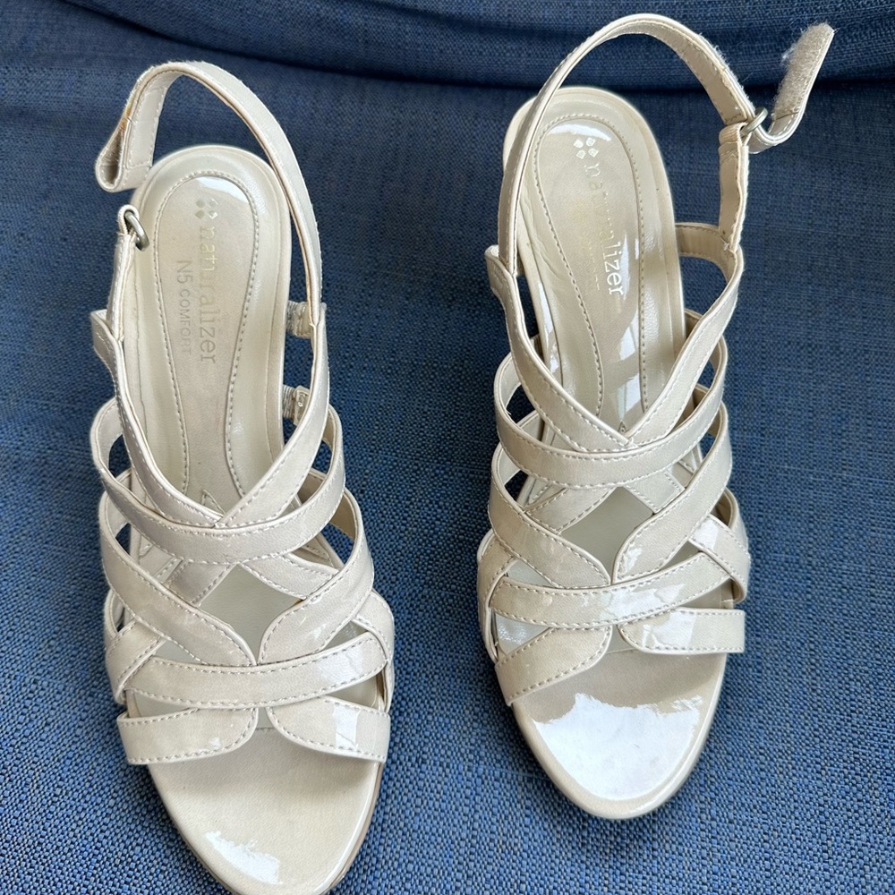 Naturalizer N5 Comfort Sandals